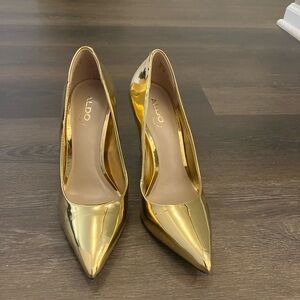Aldo Cassedyna gold pumps